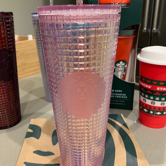 2020 Starbucks Holiday Cold Cup - Limited Edition! - Picture 2 of 3
